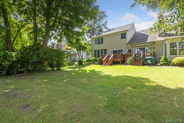 Builiding view thirty eight for 39568 Dun Rovin, Northville, MI. 48168