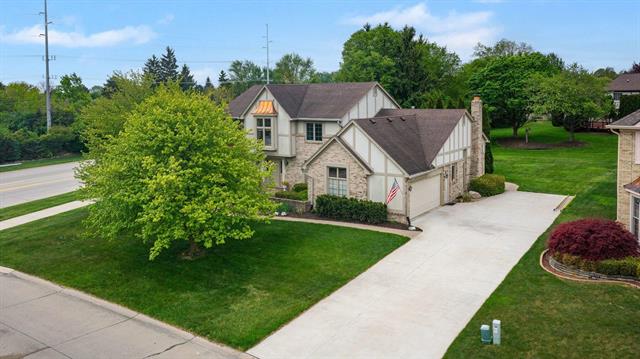 Builiding view forty eight for 17107 Maple Hill, Northville, MI. 48168