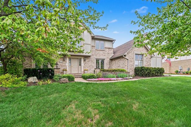 Builiding view forty for 17107 Maple Hill, Northville, MI. 48168