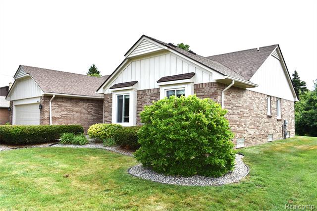 Builiding view two for 16318 White Haven, Northville, MI. 48168