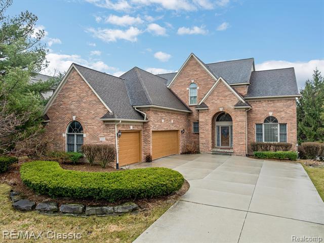 front view for 18233 Cascade Dr, Northville, Mi. 48168