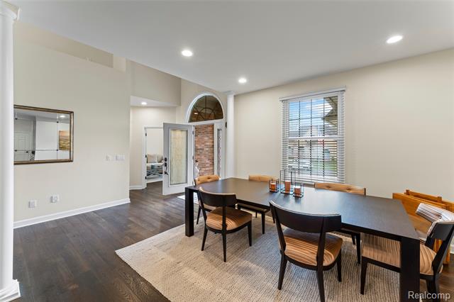 Builiding view eighteen for 18282 Cascade, Northville, MI. 48168