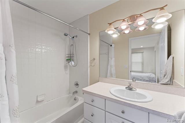 Builiding view fifty nine for 18282 Cascade, Northville, MI. 48168