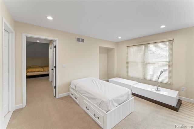 Builiding view fifty six for 18282 Cascade, Northville, MI. 48168