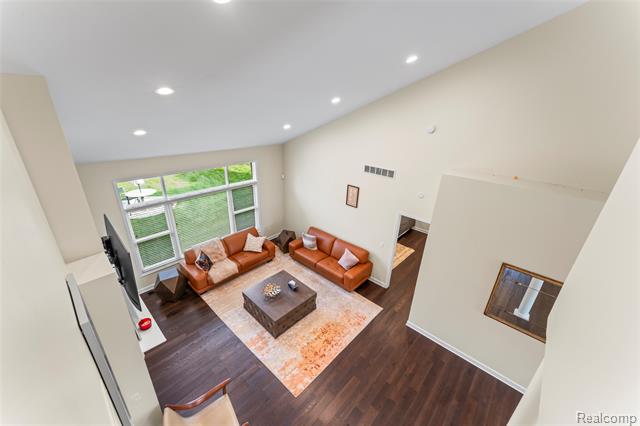 Builiding view fifty three for 18282 Cascade, Northville, MI. 48168