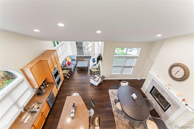 Builiding view fifty two for 18282 Cascade, Northville, MI. 48168