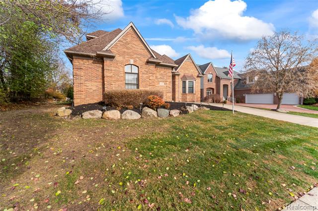 Builiding view five for 18282 Cascade, Northville, MI. 48168