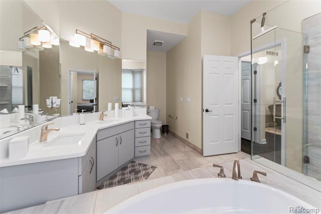 Builiding view forty five for 18282 Cascade, Northville, MI. 48168