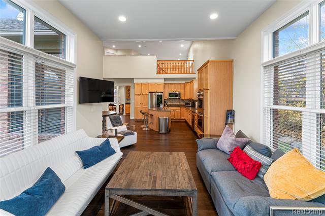 Builiding view forty one for 18282 Cascade, Northville, MI. 48168