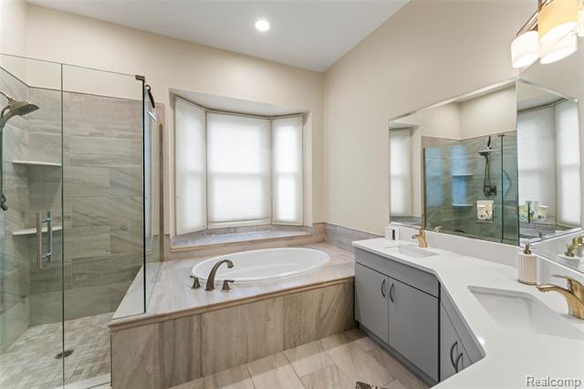 Builiding view forty three for 18282 Cascade, Northville, MI. 48168