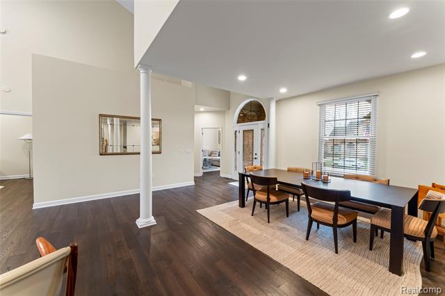 Builiding view nineteen for 18282 Cascade, Northville, MI. 48168