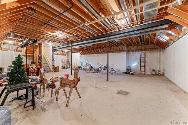 Builiding view sixty six for 18282 Cascade, Northville, MI. 48168