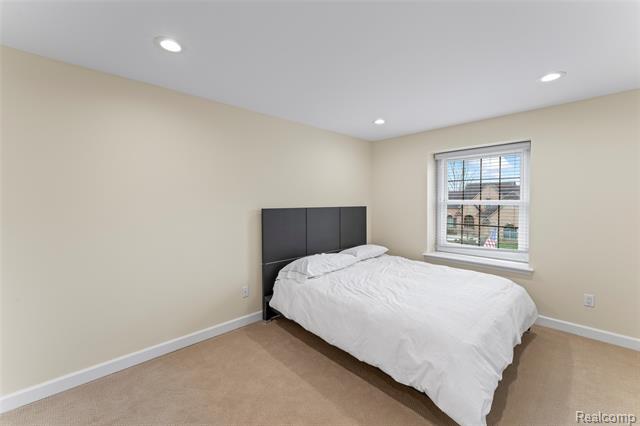 Builiding view sixty for 18282 Cascade, Northville, MI. 48168