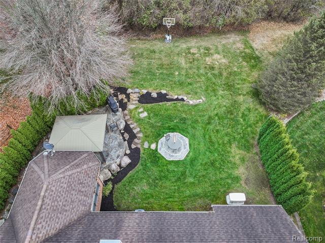 Builiding view ten for 18282 Cascade, Northville, MI. 48168