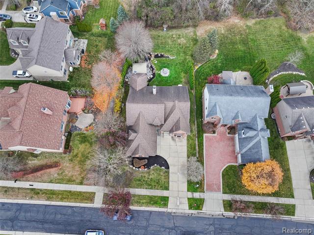 Builiding view thirteen for 18282 Cascade, Northville, MI. 48168