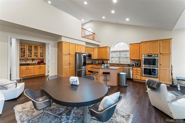 Builiding view thirty eight for 18282 Cascade, Northville, MI. 48168