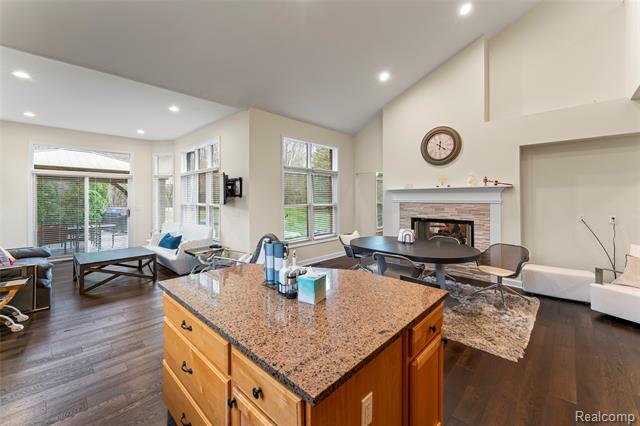 Builiding view thirty five for 18282 Cascade, Northville, MI. 48168