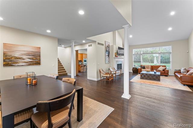 Builiding view twenty one for 18282 Cascade, Northville, MI. 48168