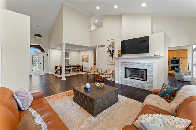 Builiding view twenty seven for 18282 Cascade, Northville, MI. 48168