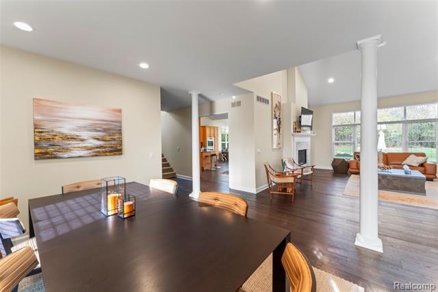 Builiding view twenty for 18282 Cascade, Northville, MI. 48168