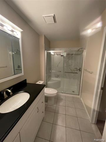 Builiding view fifteen for 19479 Scenic Harbour, Northville, MI. 48167