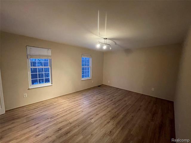 Builiding view sixteen for 19479 Scenic Harbour, Northville, MI. 48167