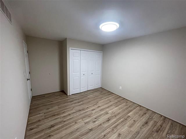 Builiding view thirteen for 19479 Scenic Harbour, Northville, MI. 48167