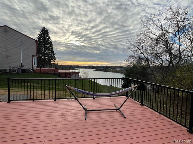 Builiding view thirty five for 19479 Scenic Harbour, Northville, MI. 48167