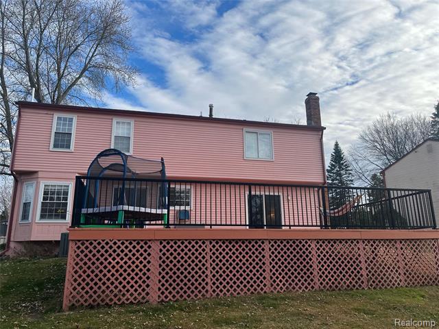 Builiding view thirty one for 19479 Scenic Harbour, Northville, MI. 48167