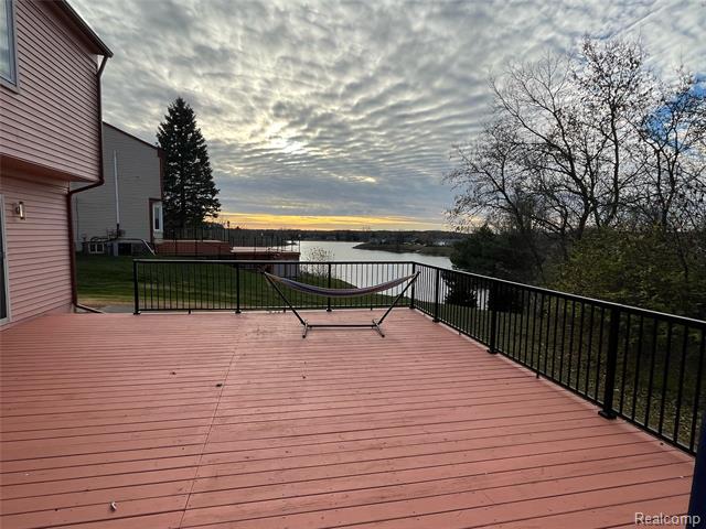 Builiding view thirty six for 19479 Scenic Harbour, Northville, MI. 48167