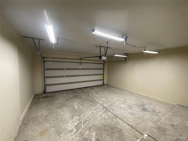 Builiding view thirty for 19479 Scenic Harbour, Northville, MI. 48167