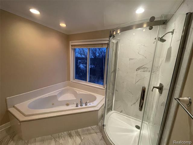 Builiding view twenty for 19479 Scenic Harbour, Northville, MI. 48167