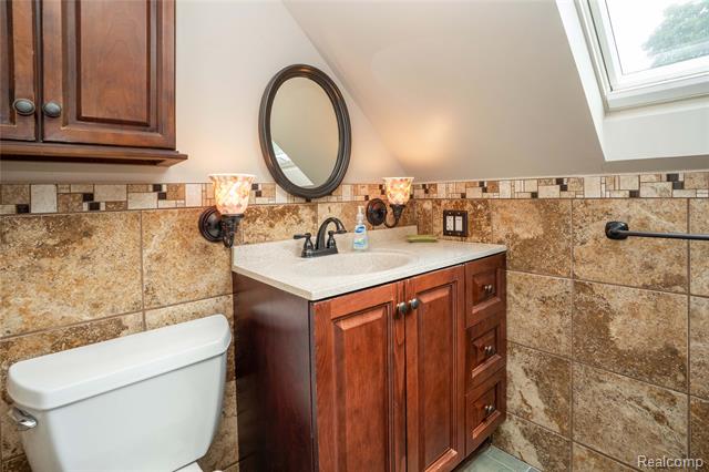 Builiding view forty two for 549 W Dunlap, Northville, MI. 48167