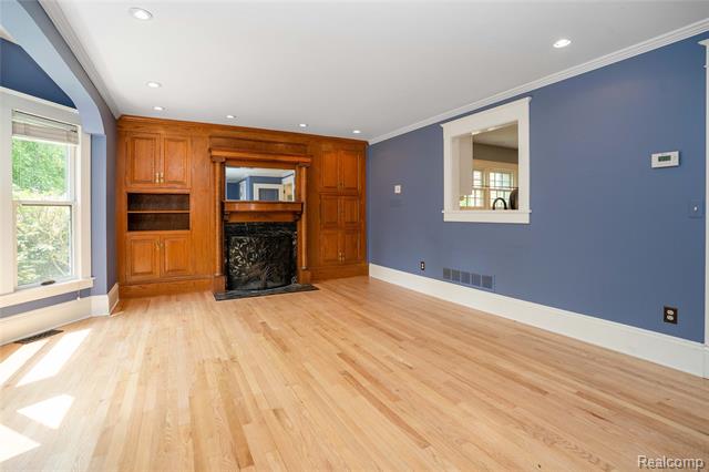 Builiding view twenty four for 549 W Dunlap, Northville, MI. 48167