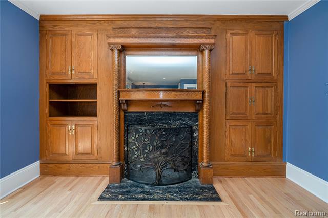 Builiding view twenty three for 549 W Dunlap, Northville, MI. 48167