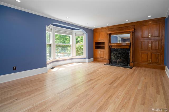 Builiding view twenty two for 549 W Dunlap, Northville, MI. 48167