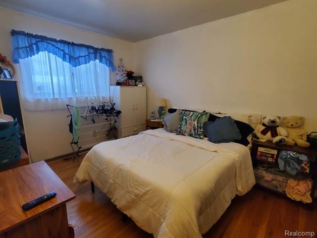 Builiding view thirteen for 8320 Orhan, Canton, MI. 48187