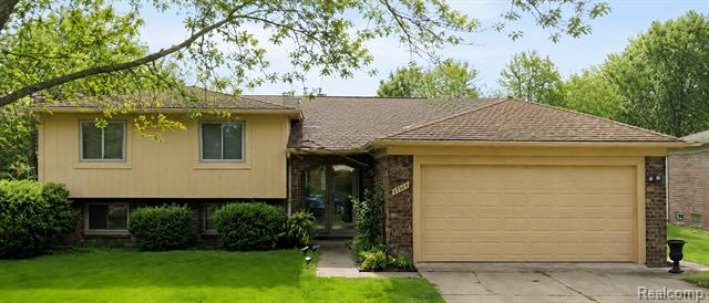 front view for 45429 Brunswick, Canton, Mi. 48187