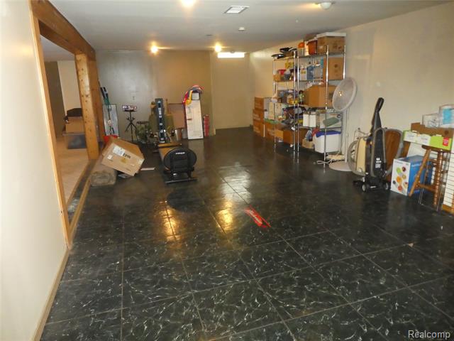 Builiding view fifty five for 32588 James, Garden City, MI. 48135