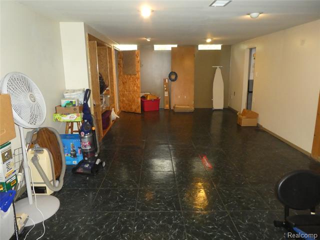 Builiding view fifty seven for 32588 James, Garden City, MI. 48135