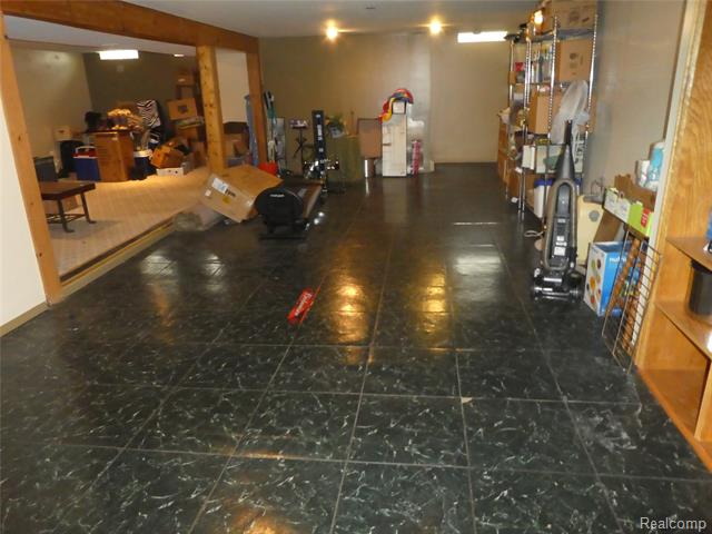 Builiding view fifty six for 32588 James, Garden City, MI. 48135