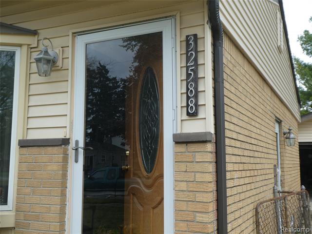 Builiding view five for 32588 James, Garden City, MI. 48135
