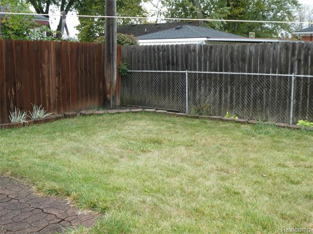 Builiding view nine for 32588 James, Garden City, MI. 48135
