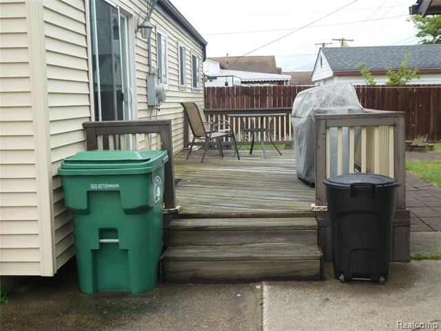 Builiding view seven for 32588 James, Garden City, MI. 48135