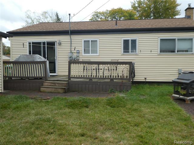 Builiding view ten for 32588 James, Garden City, MI. 48135