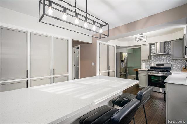 Builiding view fourteen for 43607 Ryegate, Canton, MI. 48187