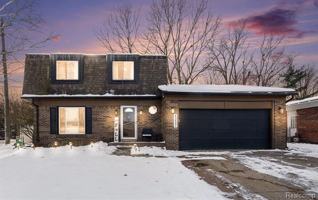 Builiding view one for 43607 Ryegate, Canton, MI. 48187