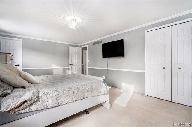 Builiding view twenty one for 43607 Ryegate, Canton, MI. 48187