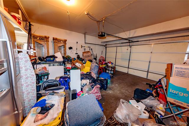 Builiding view fourteen for 25030 Thorndyke, Southfield, MI. 48033