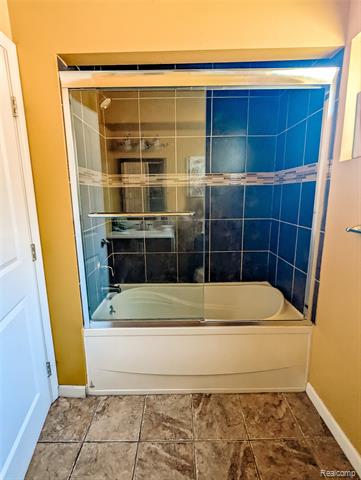 Builiding view twelve for 25030 Thorndyke, Southfield, MI. 48033